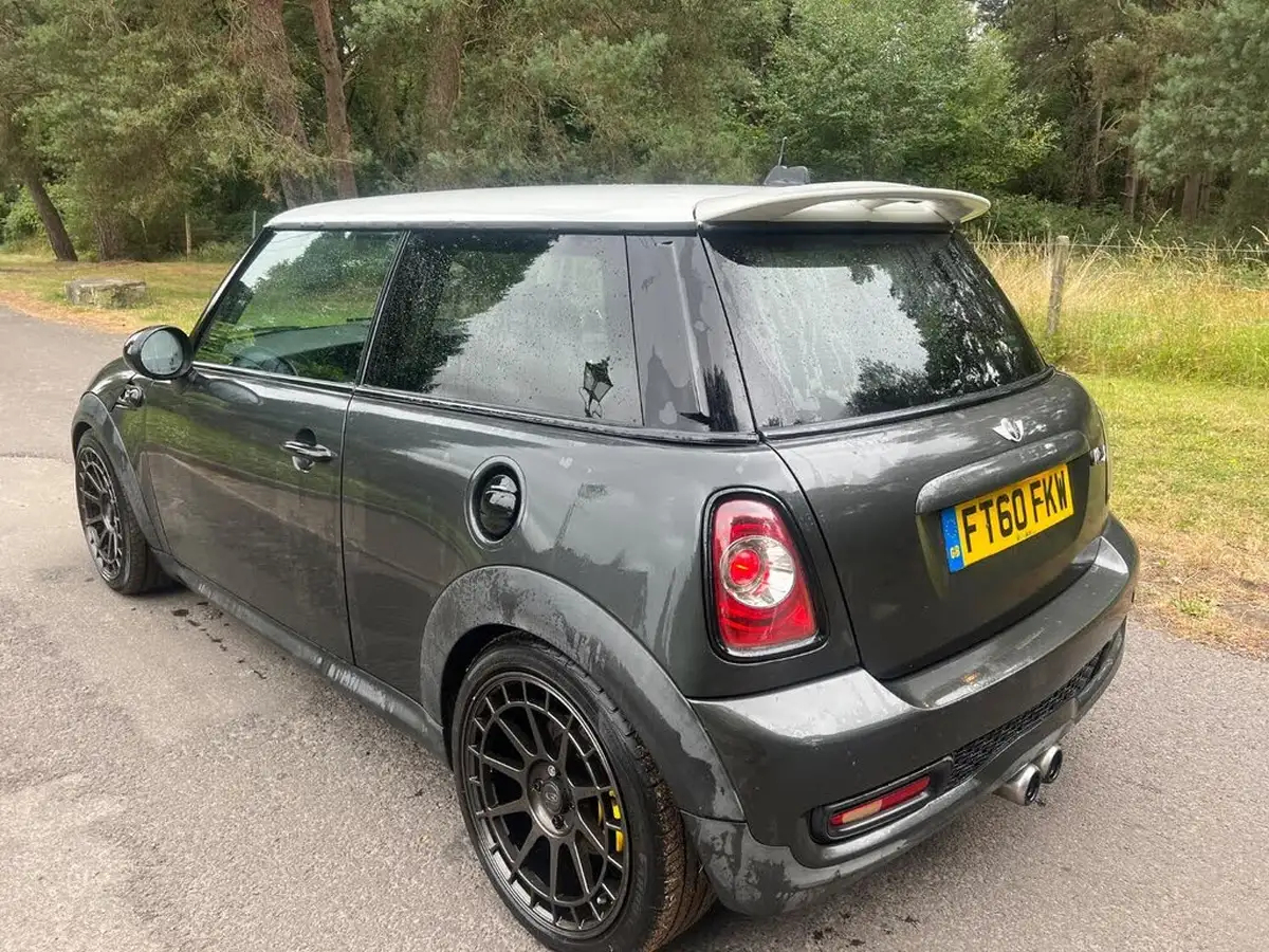 2010-mini-cooper-16-cooper-s-hatchback-3d-big-5