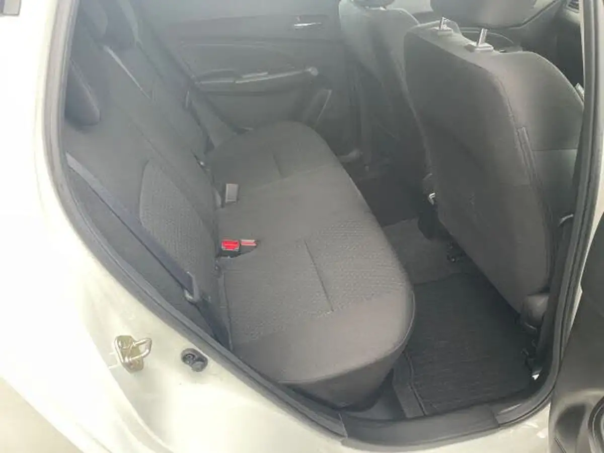 2023-suzuki-swift-12-dualjet-sz5-cvt-big-10