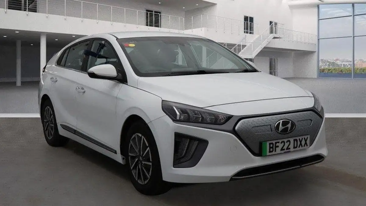 2022-hyundai-ioniq-e-premium-electric-big-0