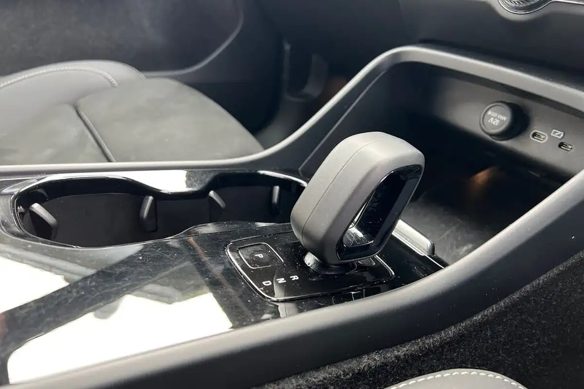 2022-volvo-xc40-e-recharge-plus-228bhp-big-12