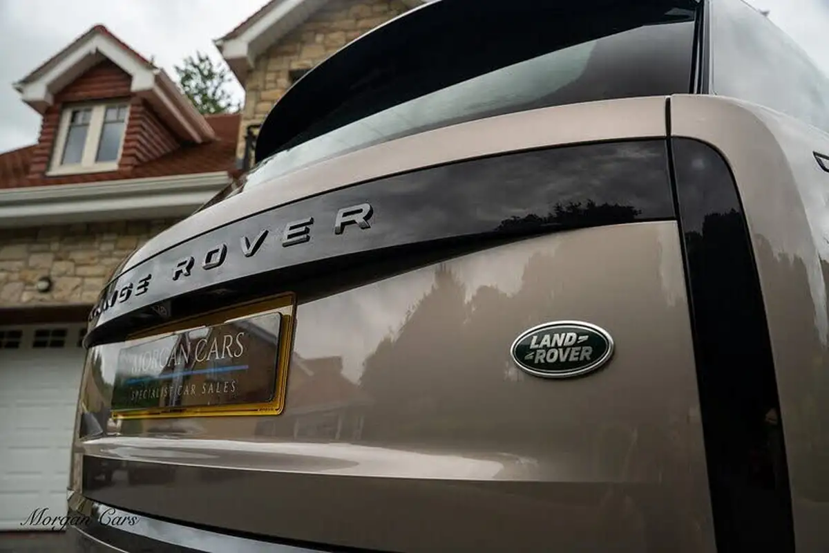 2022-land-rover-range-rover-30-p400-se-big-14
