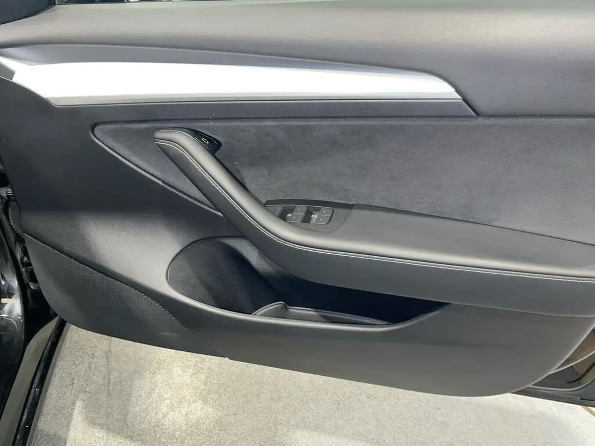 2021-tesla-model-3-e-long-range-awd-big-14