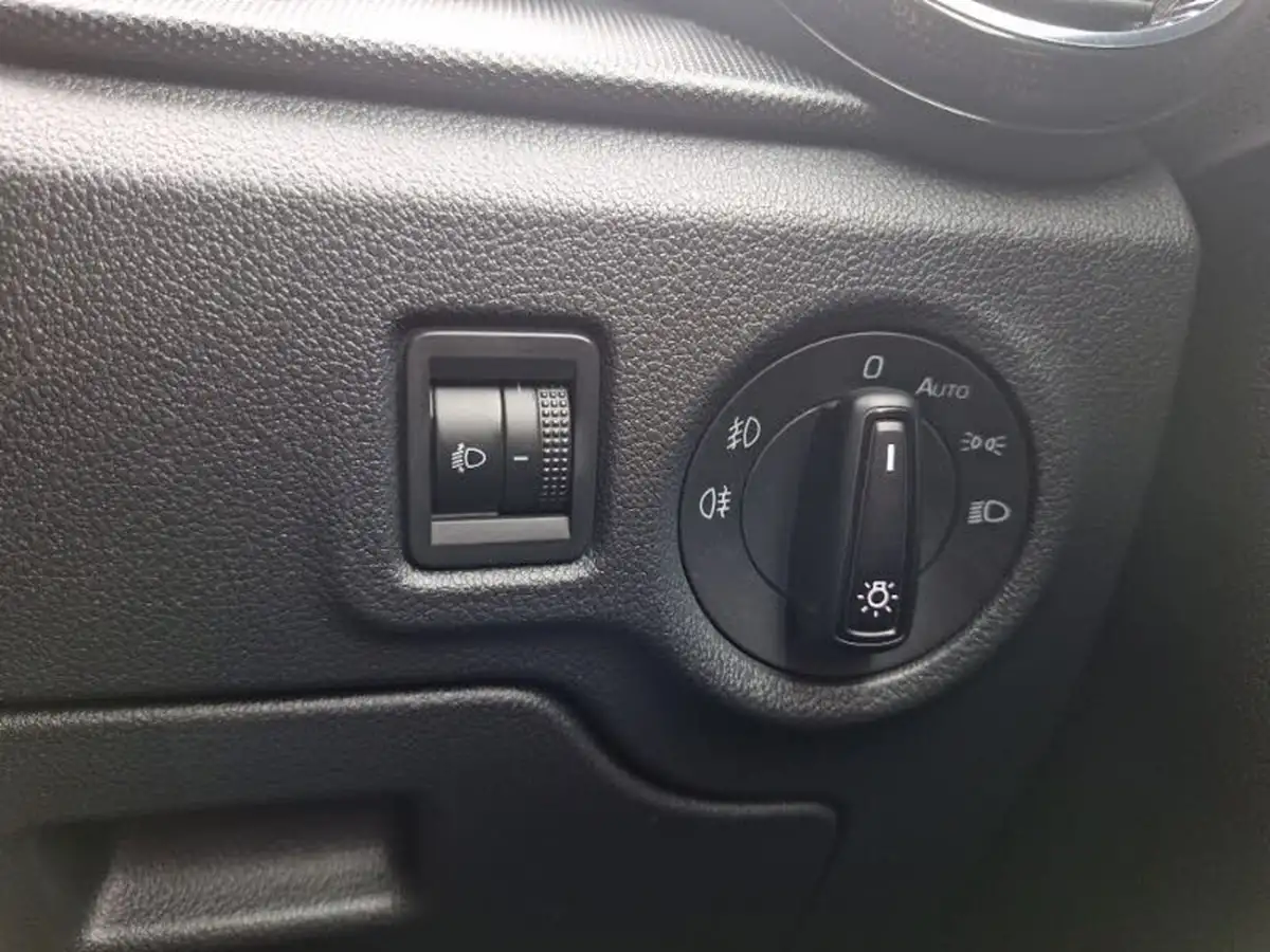2022-skoda-fabia-10-tsi-colour-edition-109ps-big-11