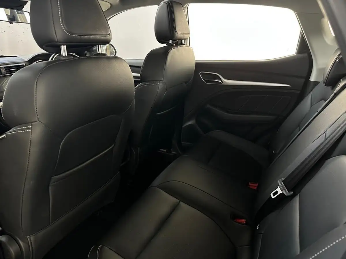 2021-mg-zs-suv-e-exclusive-ev-big-19