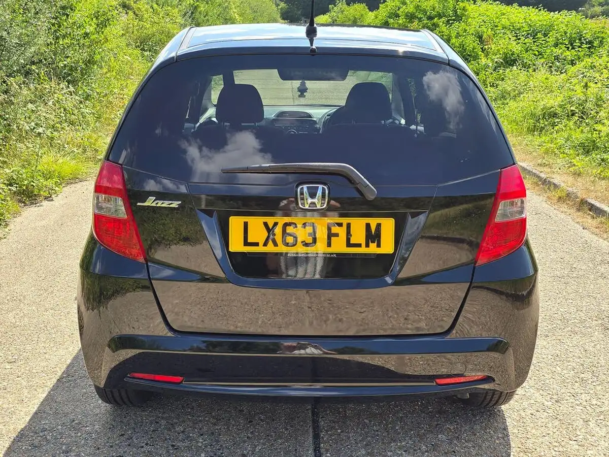 2013-honda-jazz-14-es-plus-cvt-big-27