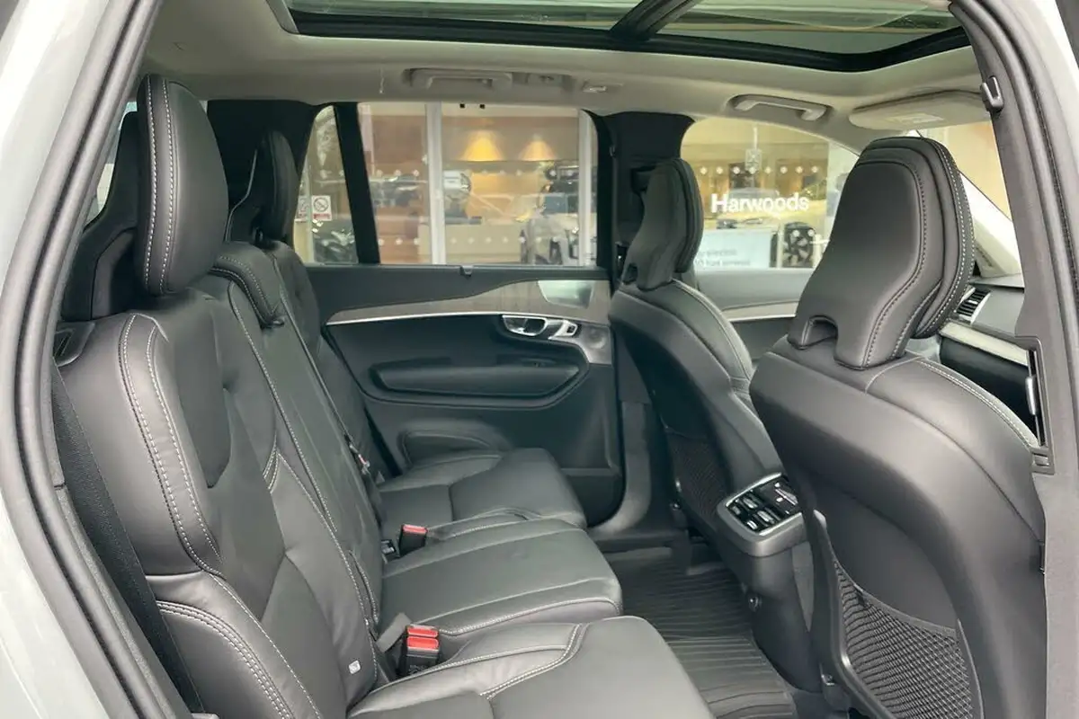 2024-volvo-xc90-20-b5-ultra-dark-big-21