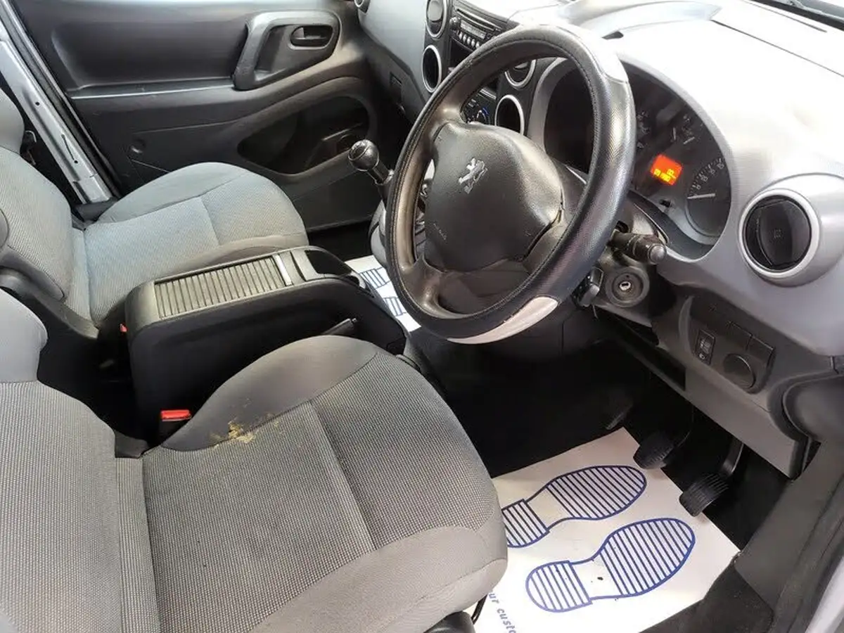2012-peugeot-partner-16td-s-l1-92-850-panel-van-big-2