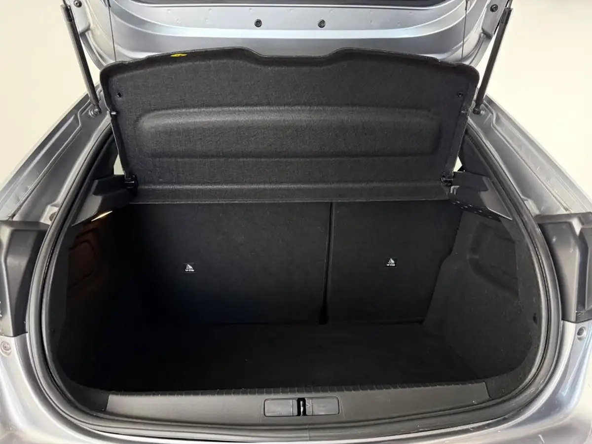 2020-peugeot-208-12-puretech-allure-100bhp-big-11