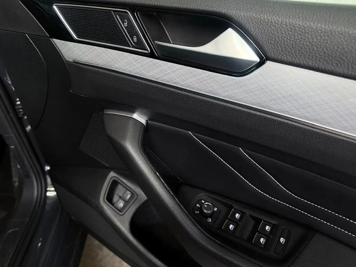2021-volkswagen-passat-14-tsi-gte-saloon-4d-big-21
