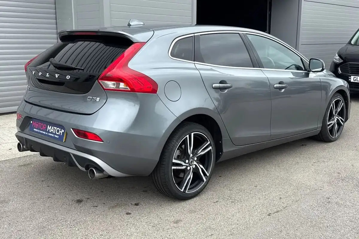 2016-volvo-v40-20td-d3-r-design-pro-geartronic-big-28