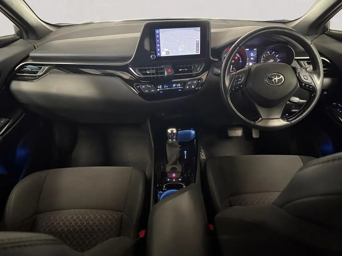 2022-toyota-c-hr-18-vvt-i-design-big-10
