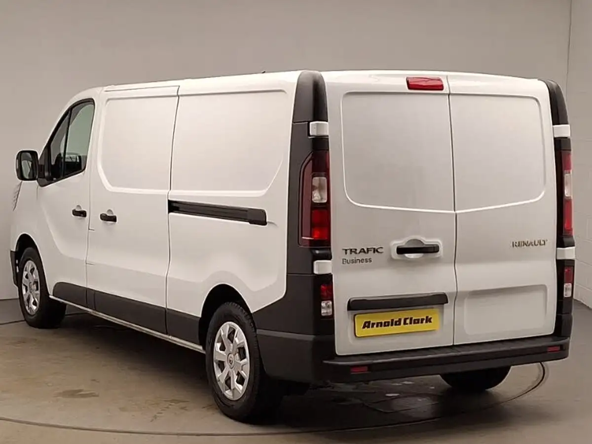 2022-renault-trafic-20dci-ll30-150-business-big-1