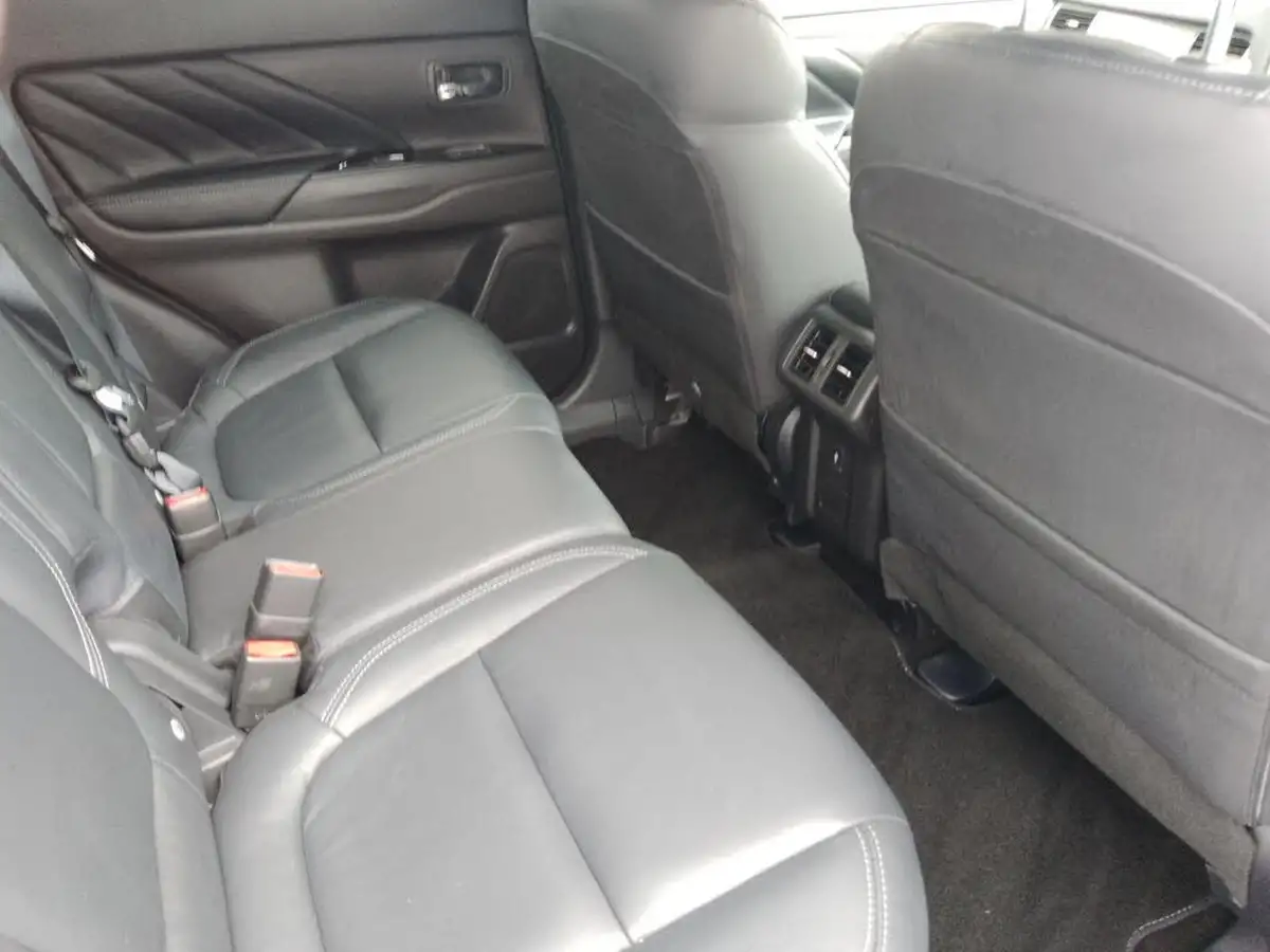 2019-mitsubishi-outlander-24-dynamic-phev-big-13