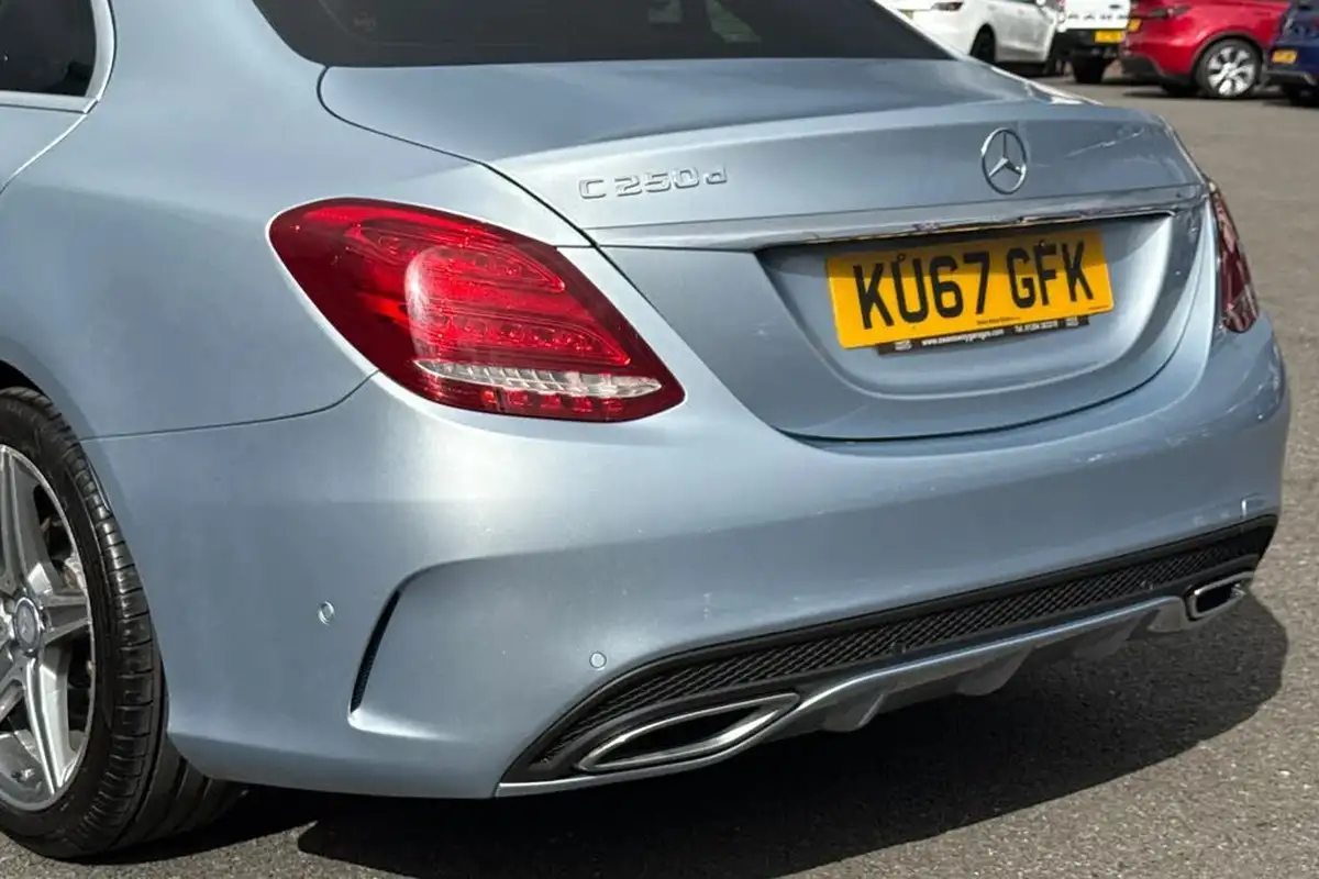 2017-mercedes-benz-c-class-21d-c250d-amg-line-premium-plusss-saloon-4d-9g-tronic-plus-big-7