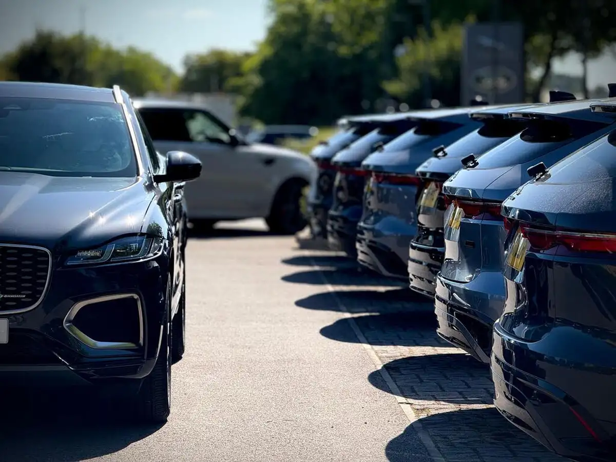 2022-jaguar-f-pace-20-p250-r-dynamic-se-big-19