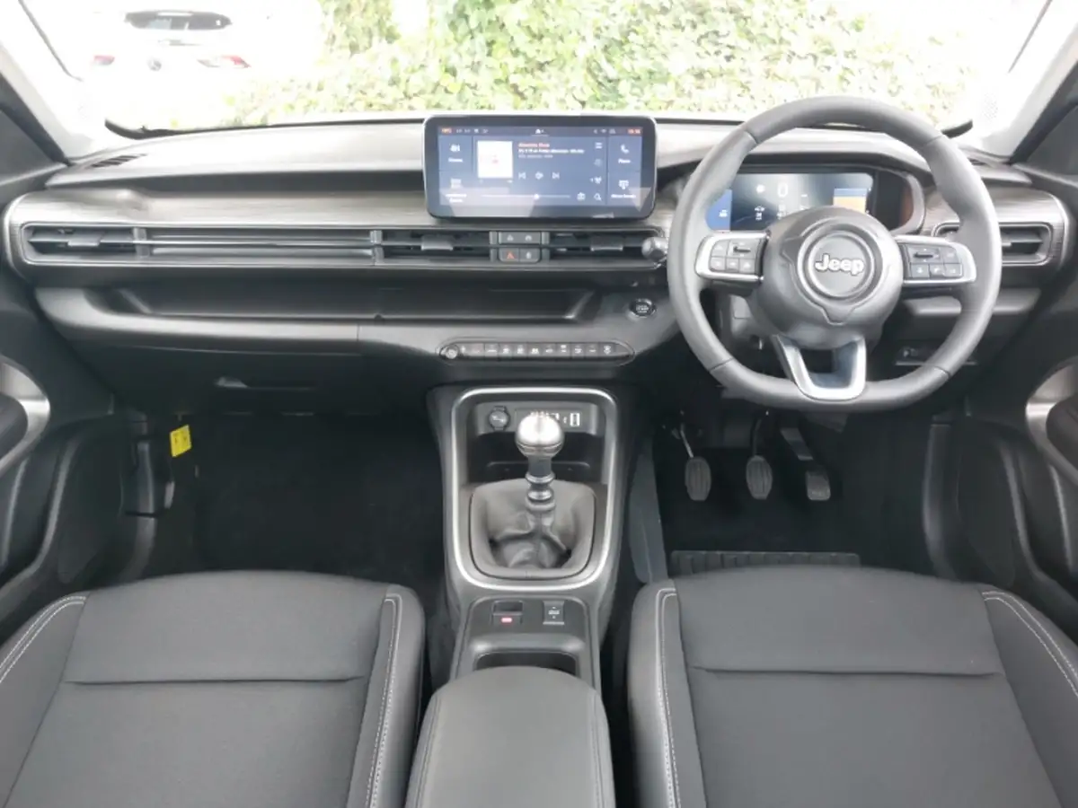 2024-jeep-avenger-e-summit-big-2