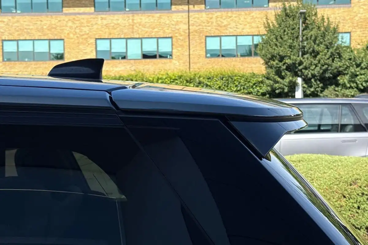 2021-land-rover-range-rover-30-p400-vogue-se-big-20