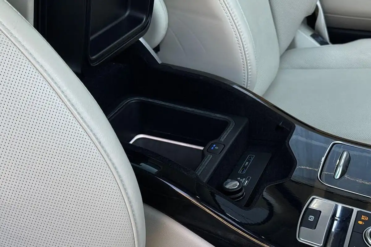 2021-land-rover-range-rover-30-p400-vogue-se-big-44
