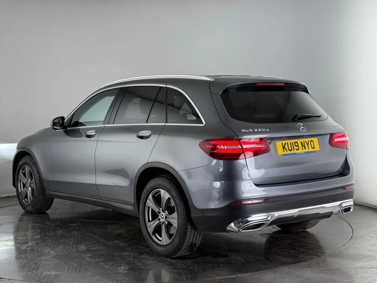 2018-mercedes-benz-glc-class-21d-glc220d-sport-premium-plusss-station-wagon-5d-big-4