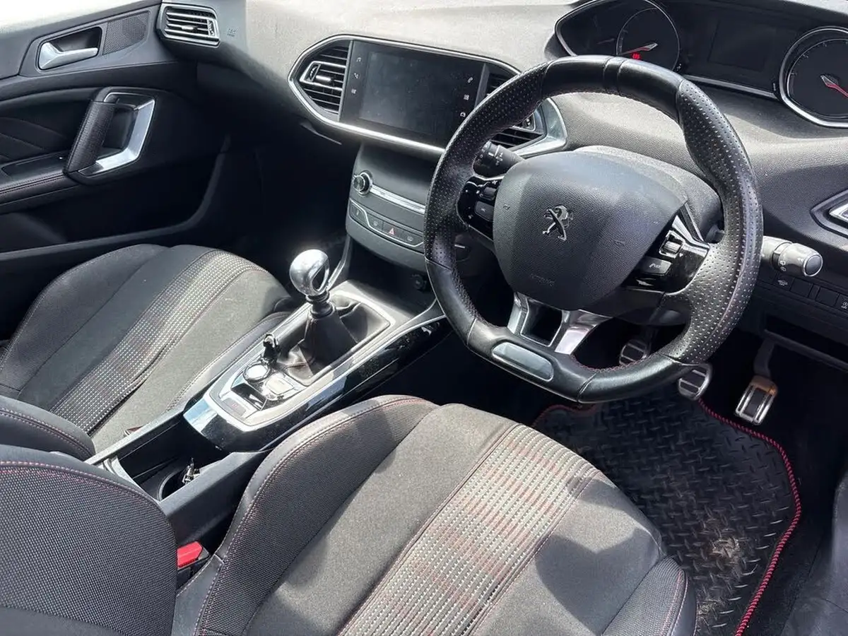 2018-peugeot-308-sw-12-puretech-gt-line-big-4