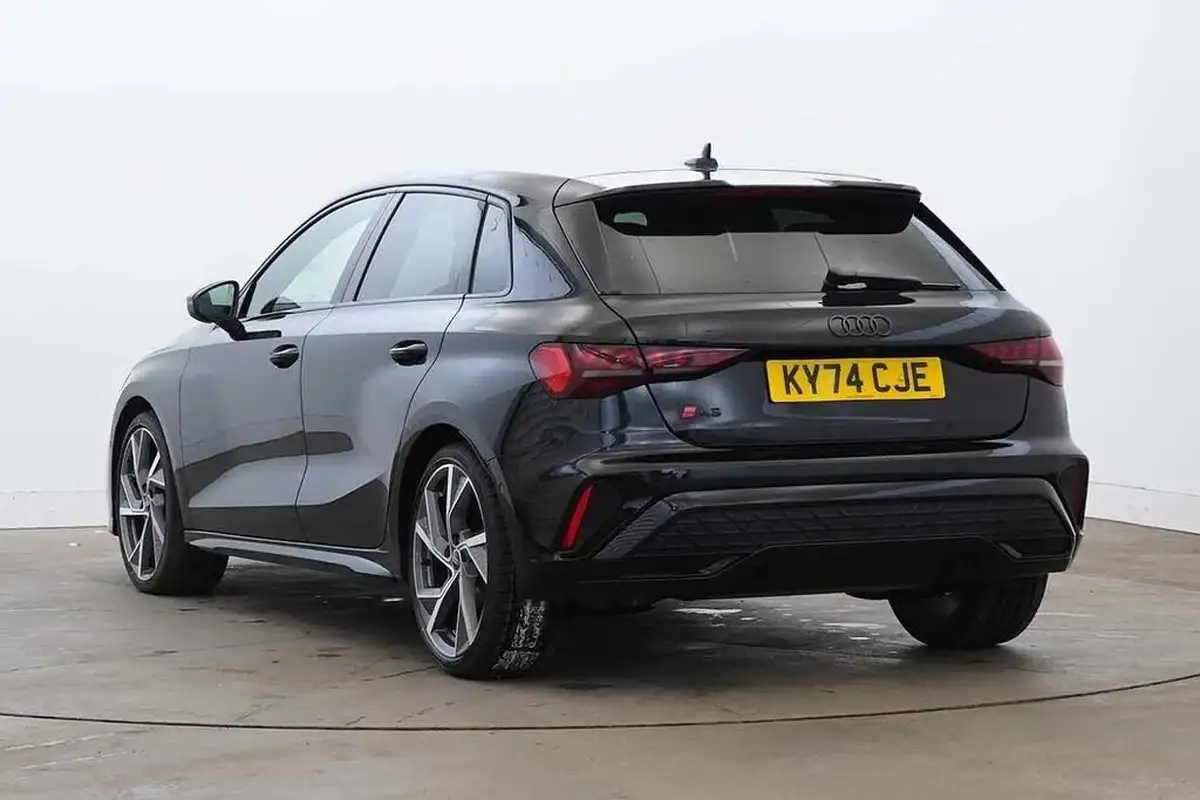 2024-audi-a3-15-35-tfsi-black-edition-sportback-5d-big-2