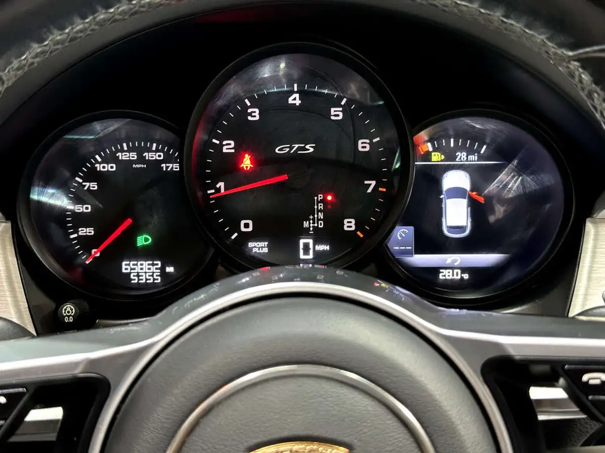 2016-porsche-macan-30-gts-big-51
