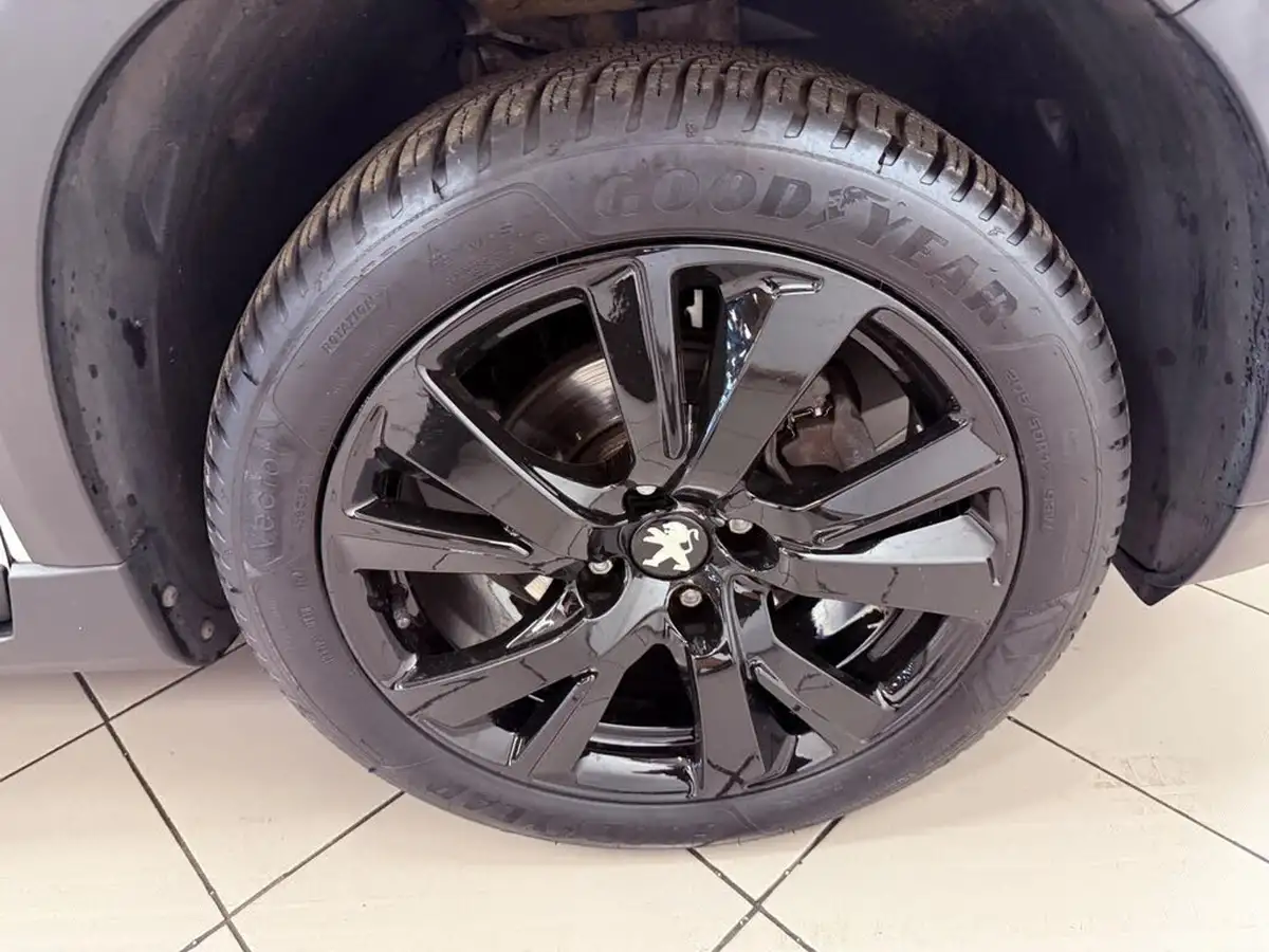 2017-peugeot-2008-suv-12-puretech-gt-line-110bhp-big-26