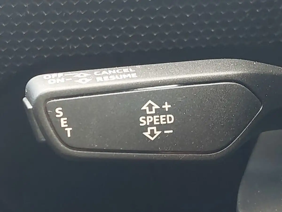 2022-audi-a1-10-30-tfsi-technik-big-16