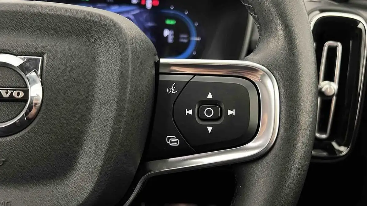 2022-volvo-c40-e-twin-recharge-pro-big-18