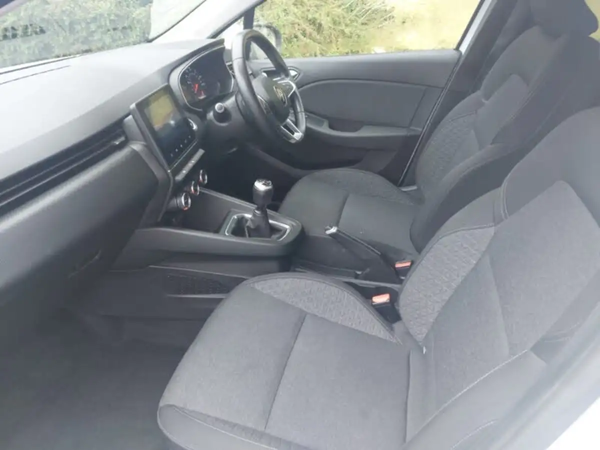 2020-renault-clio-10-sce-iconic-75bhp-big-4