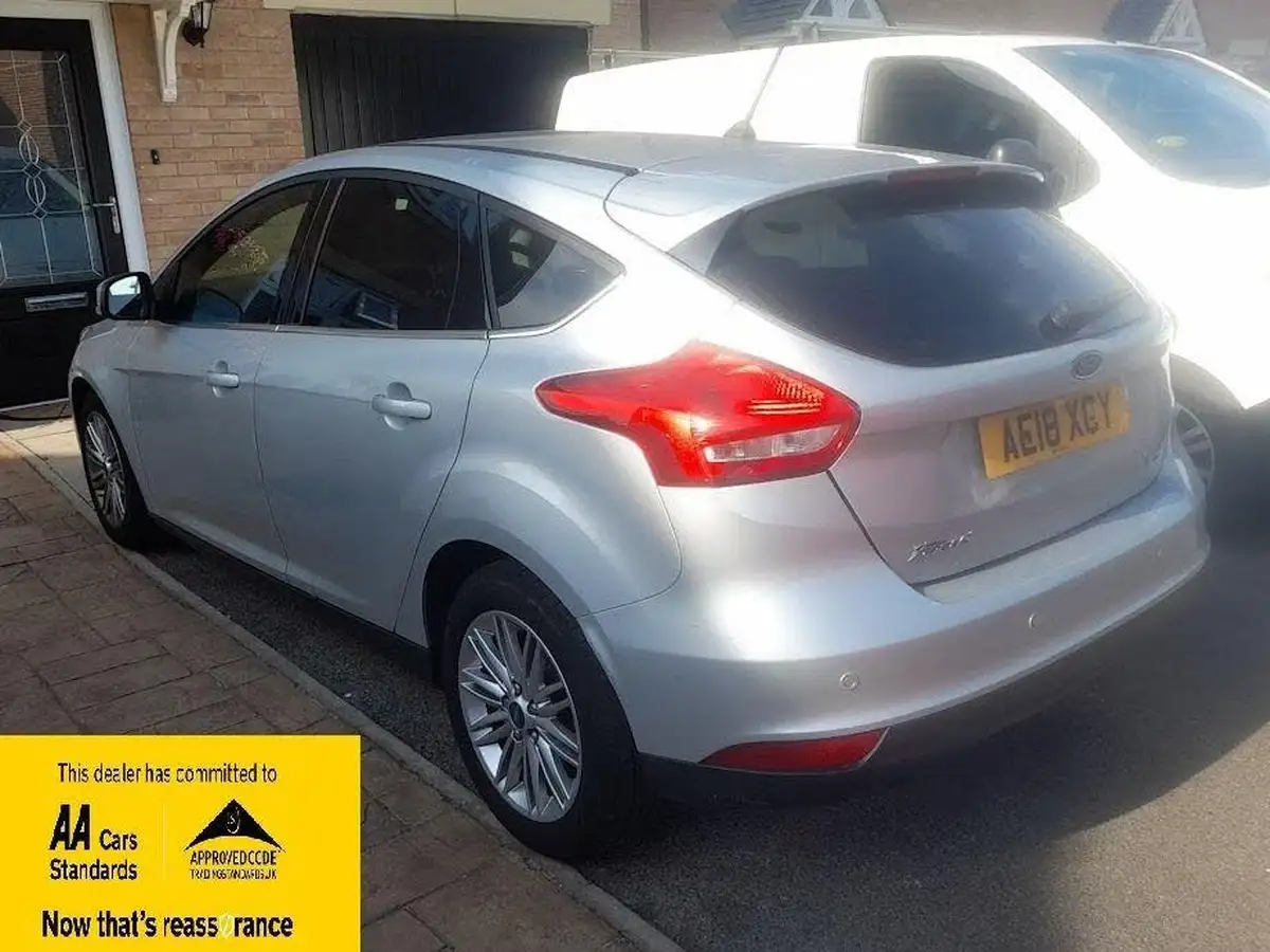 2018-ford-focus-10t-zetec-edition-125ps-hatchback-auto-big-2