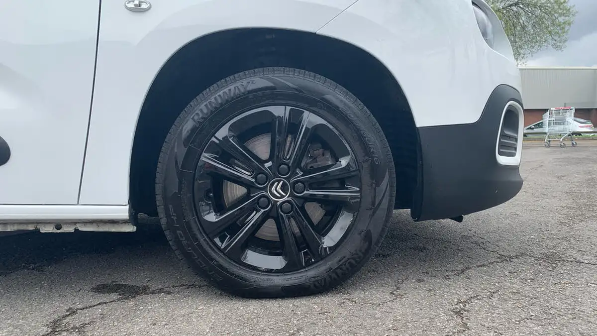 2019-citroen-berlingo-15bluehdi-flair-xl-size-130ps-eat8-big-13