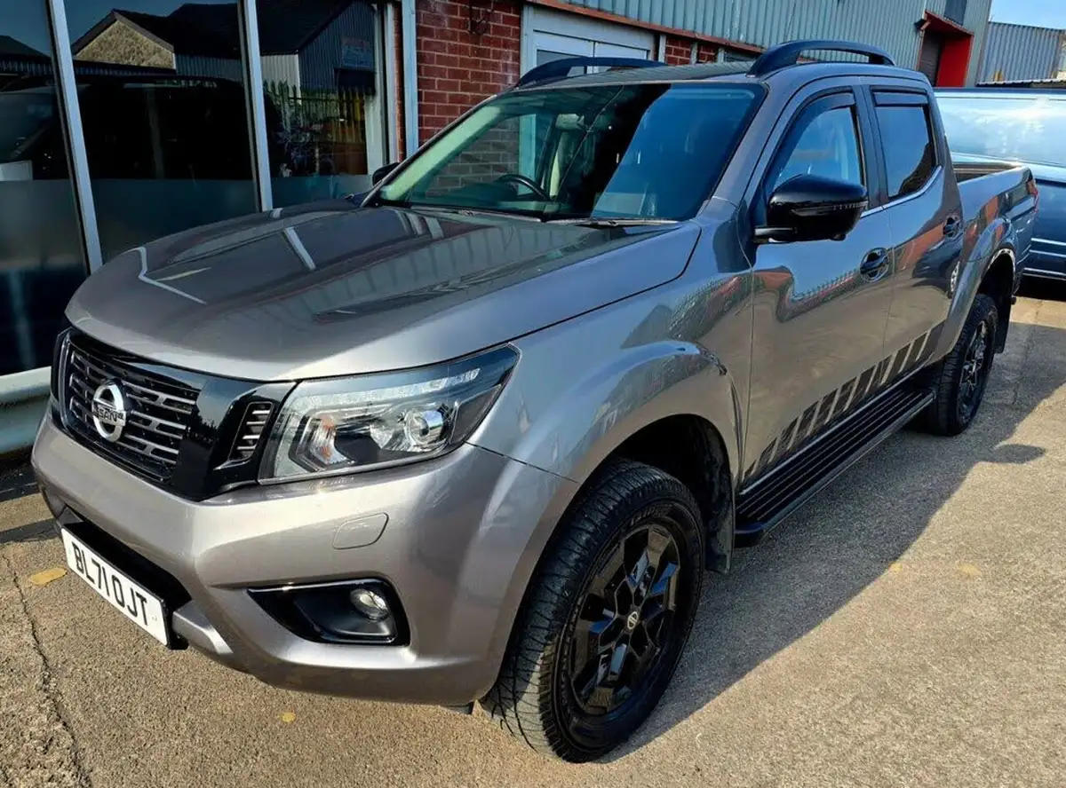 2021-nissan-navara-23dci-tt-n-guard-8-navileathersunroof-auto-big-1