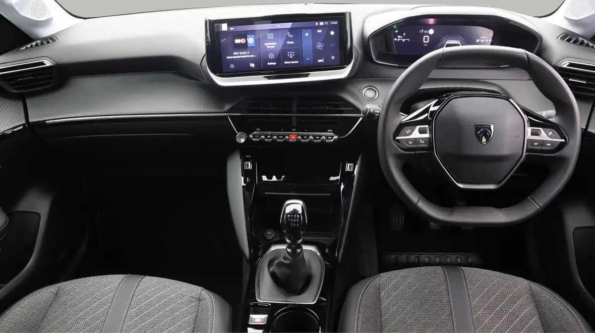 2024-peugeot-208-12-puretech-allure-big-19