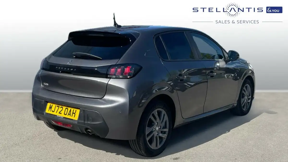 2022-peugeot-208-12-puretech-active-premium-100ps-big-2