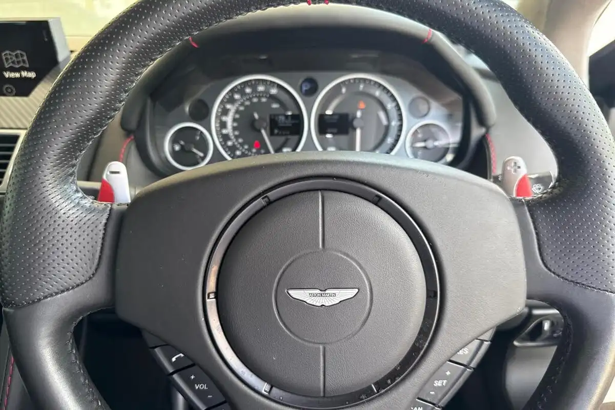 2013-aston-martin-dbs-60-volante-touchtronic-big-8