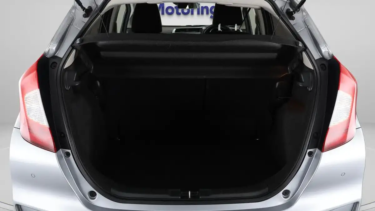 2020-honda-jazz-13-i-vtec-ex-navi-big-16