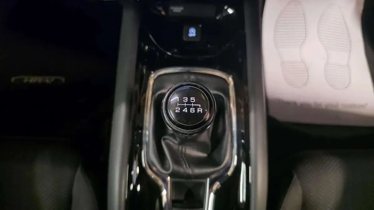 2016-honda-hr-v-15-i-vtec-se-navi-big-27