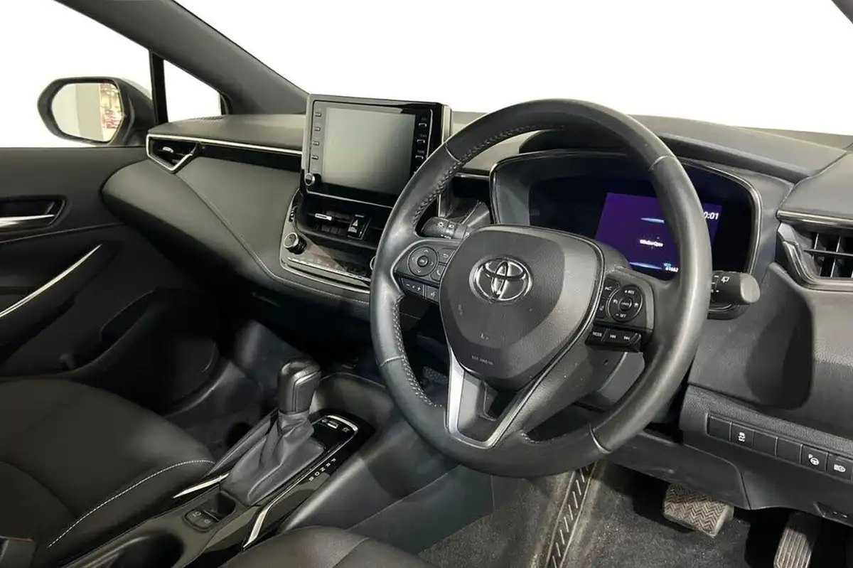 2022-toyota-corolla-18-vvt-i-icon-tech-spare-wheel-touring-sports-5d-big-8