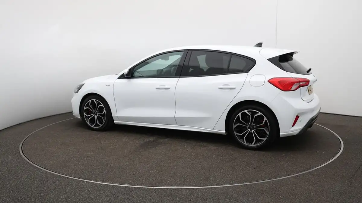 2020-ford-focus-20-st-line-x-hatchback-big-33