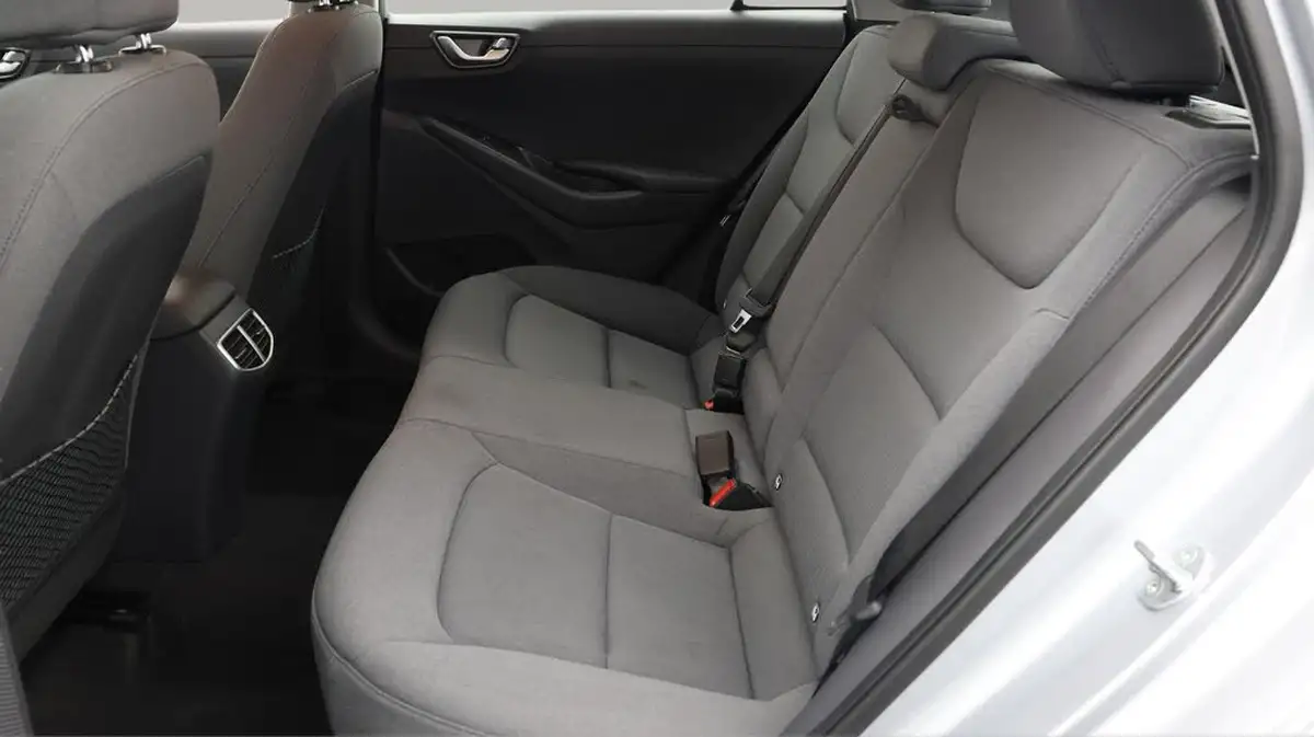 2022-hyundai-ioniq-e-premium-electric-big-16