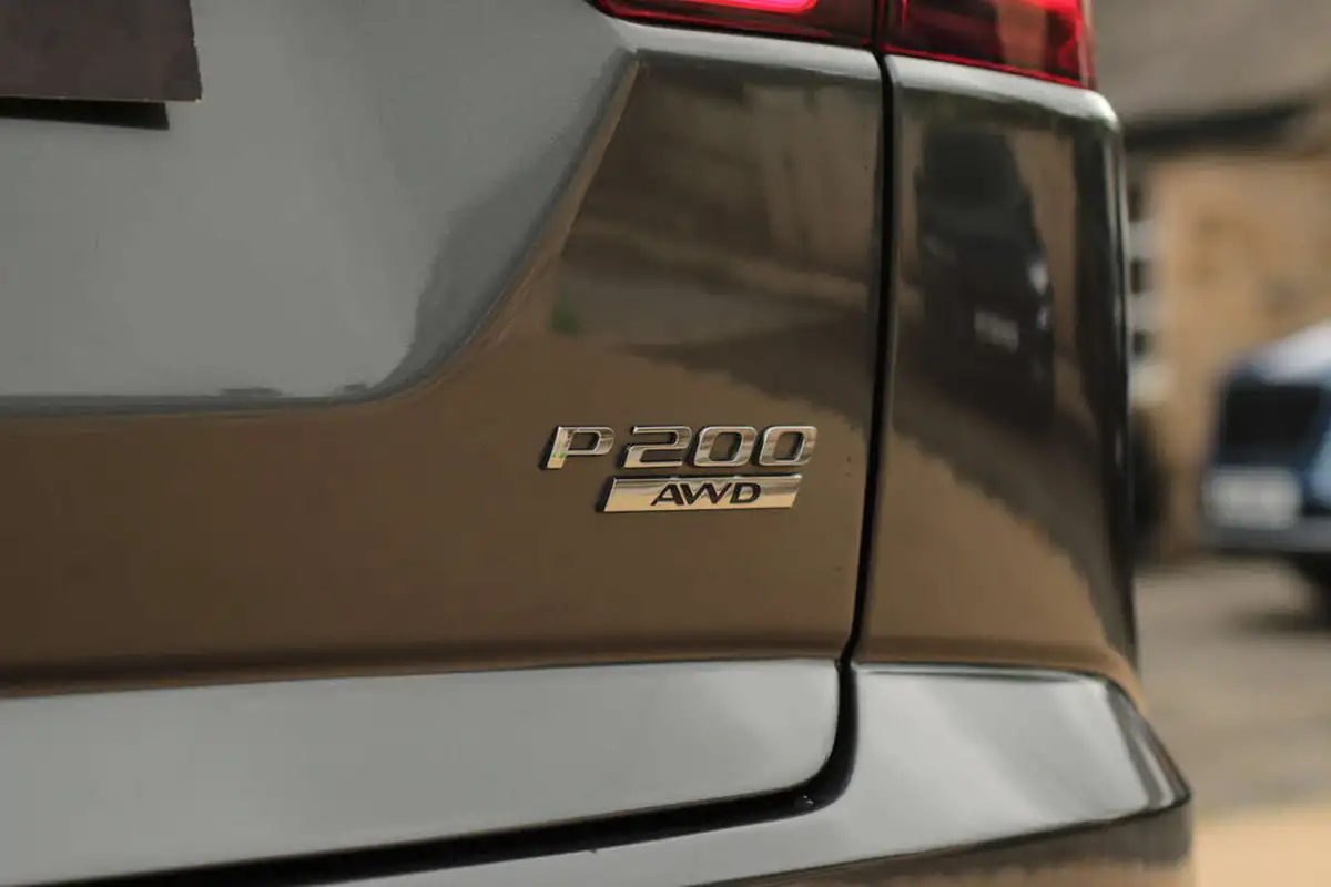 2020-jaguar-e-pace-20-i4-chequered-flag-200ps-big-28
