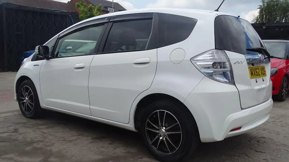 2013-honda-jazz-13-he-big-12