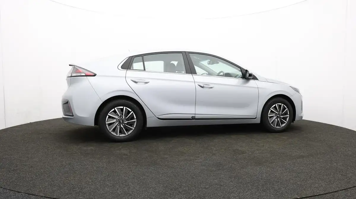 2022-hyundai-ioniq-e-premium-electric-big-32
