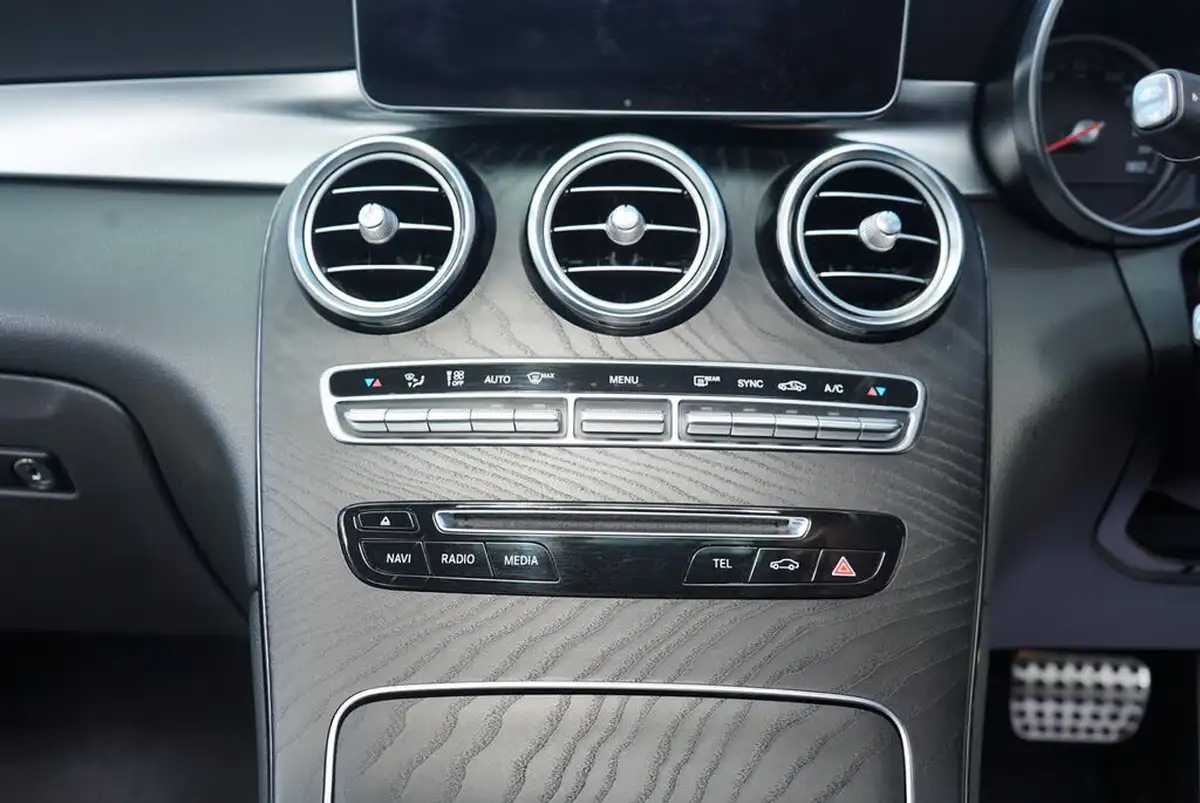 2017-mercedes-benz-glc-class-30-d-glc350d-amg-line-premium-plusss-coupe-4d-big-44
