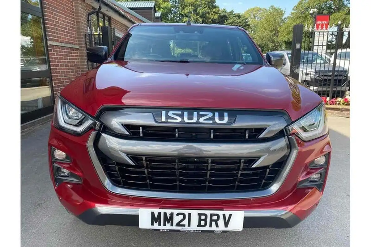 2021-isuzu-d-max-19td-v-cross-auto-big-4