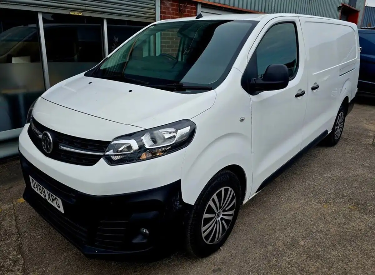 2019-vauxhall-vivaro-15td-2900-l2h1-dynamic-big-2