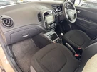 2019-renault-captur-09-tce-iconic-small-26