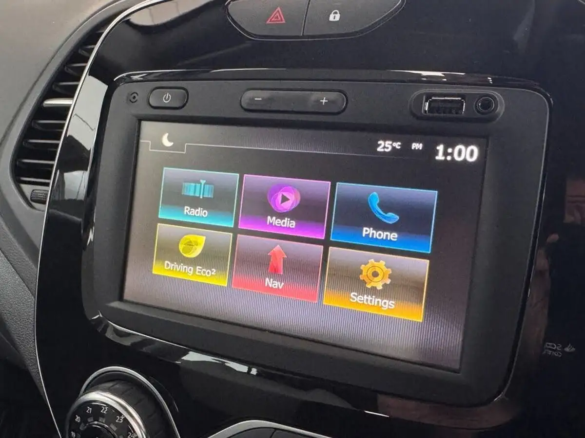 2019-renault-captur-09-tce-iconic-big-43