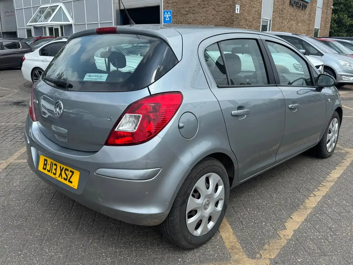 2013-vauxhall-corsa-12-exclusiv-5d-easytronic-big-10